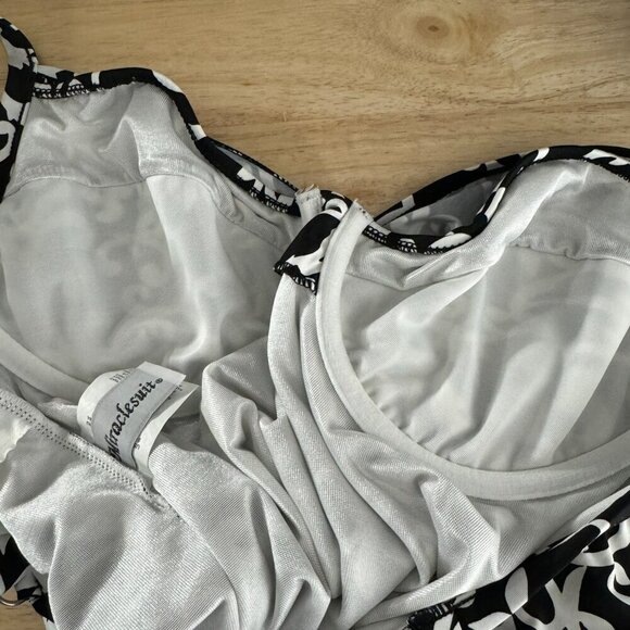 Miraclesuit Tankini Swim Top‎ Size 8 Black White Printed Underwire SW-1978 - Picture 6 of 8